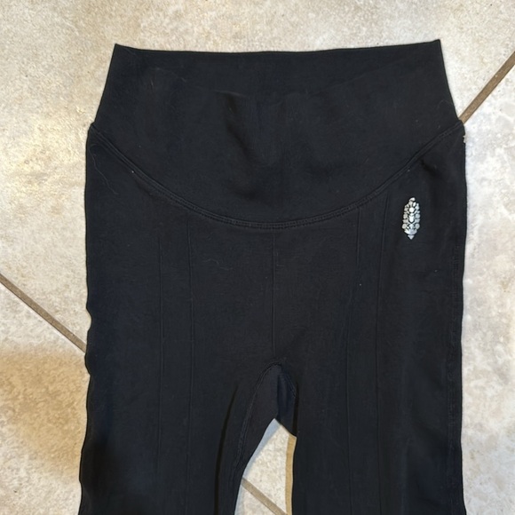 NEW! Free People FP Movement Go To Black Seamless Crop Flare Leggings XS… - Picture 4 of 7